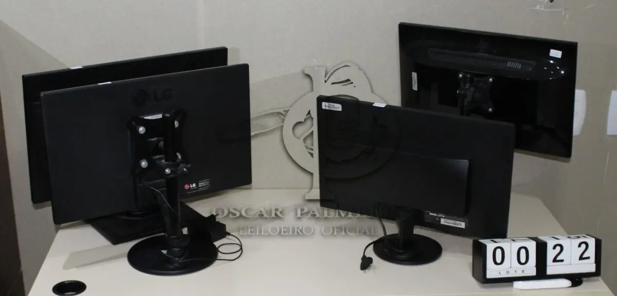LOTE 022 - CONJUNTO MONITORES