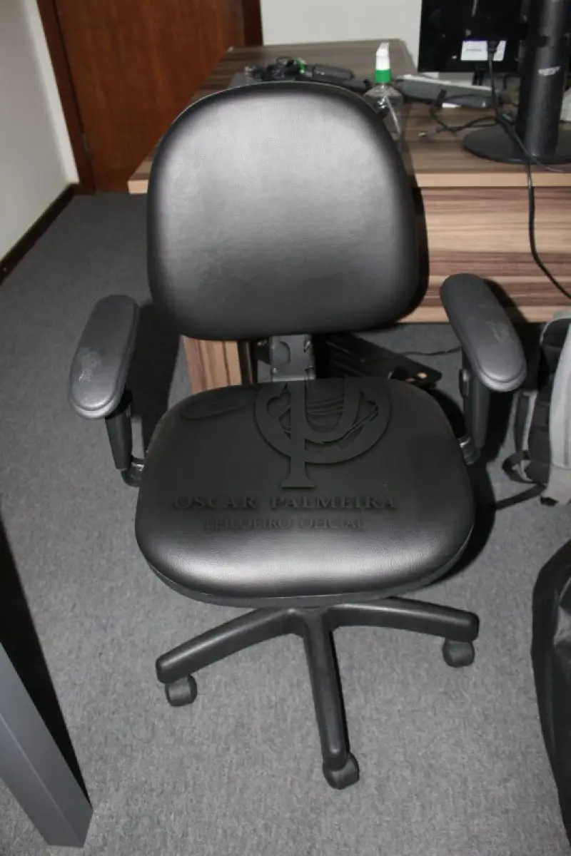 LOTE 0017 - MÓVEL DE ESCRITÓRIO