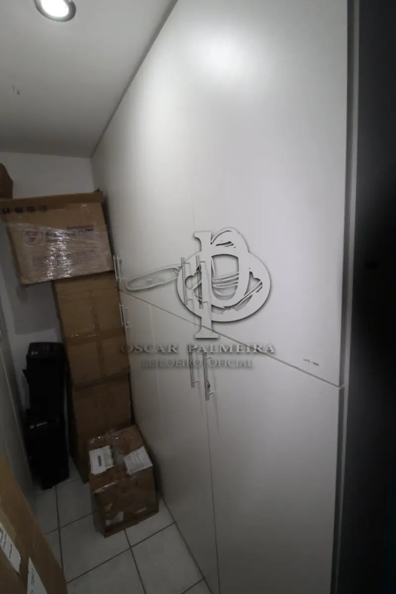 LOTE 0050 - MÓVEL DE ESCRITÓRIO