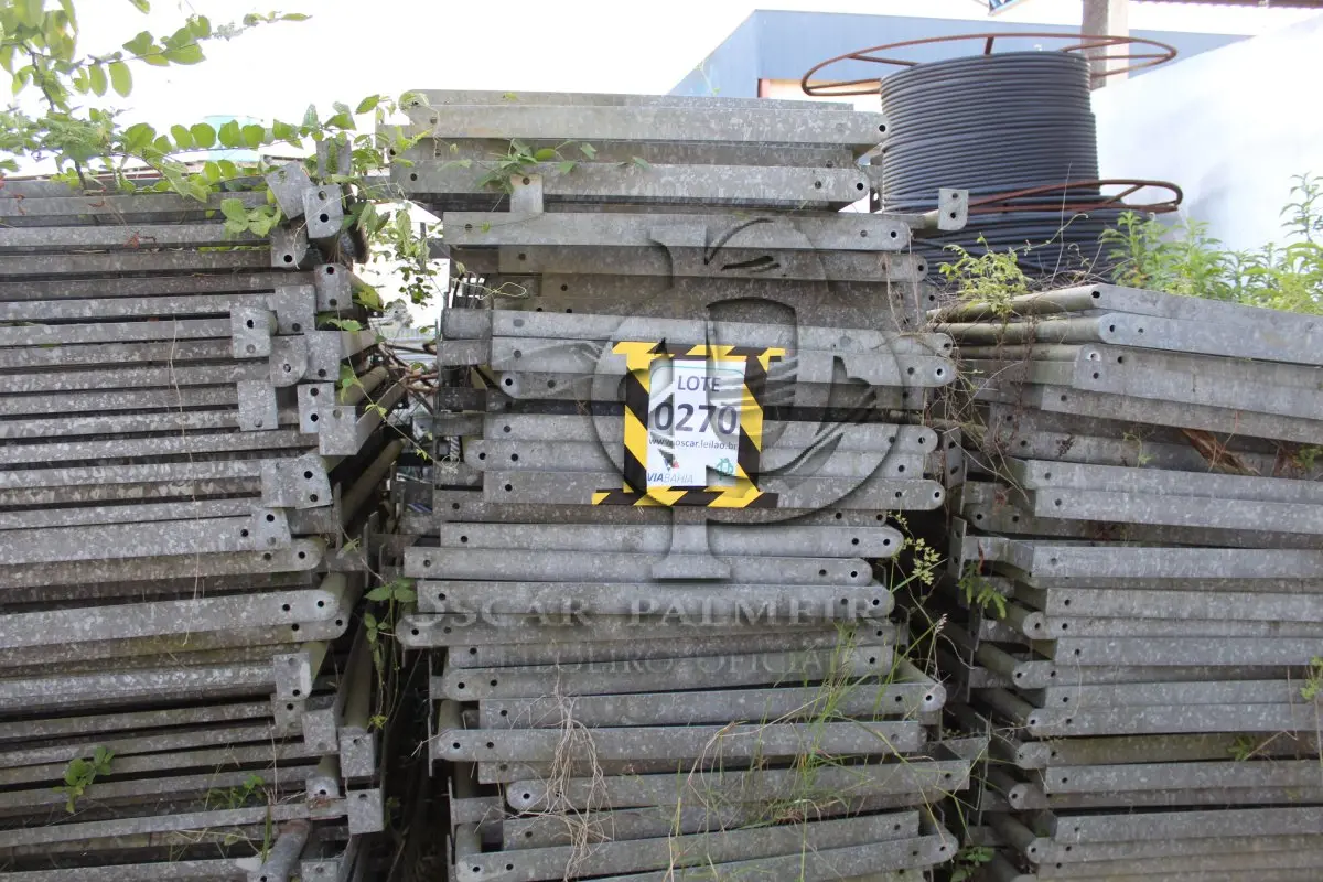 LOTE 270 - MATERIAL DIVERSO