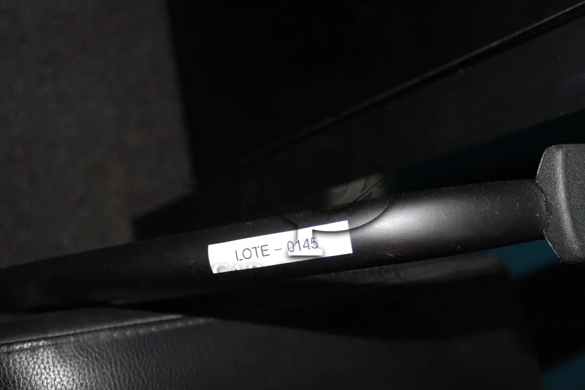 LOTE 0145 - MÓVEL DE ESCRITÓRIO