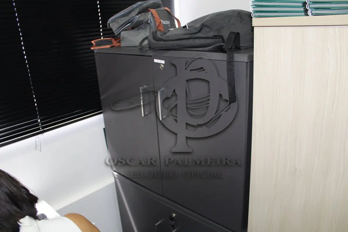 LOTE 0237 - MÓVEL DE ESCRITÓRIO