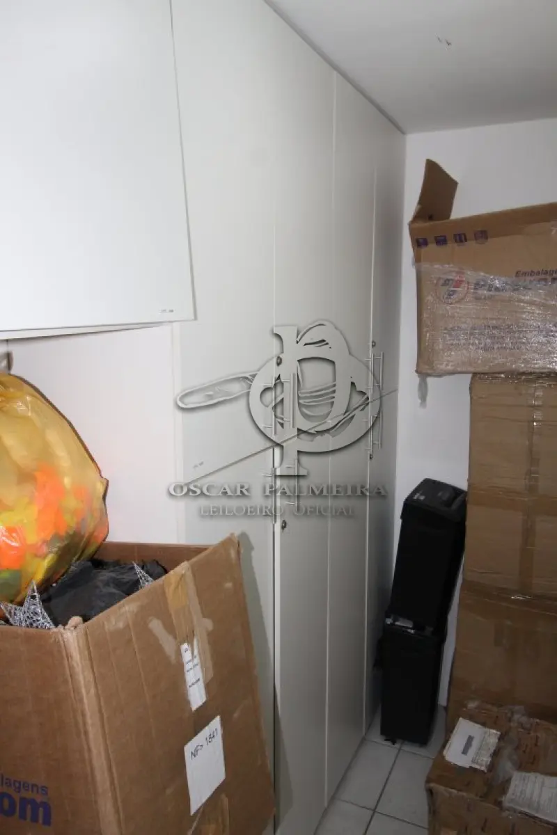 LOTE 0049 - MÓVEL DE ESCRITÓRIO