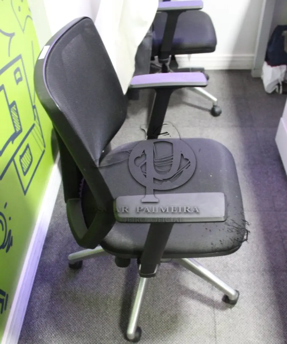 LOTE 0196 - MÓVEL DE ESCRITÓRIO