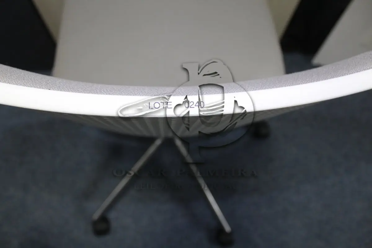 LOTE 0240 - MÓVEL DE ESCRITÓRIO