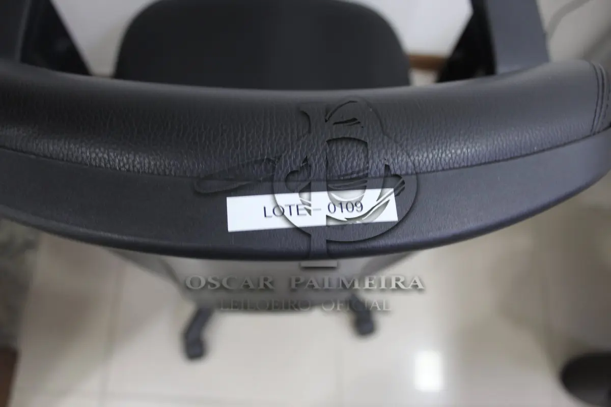 LOTE 0109 - MÓVEL DE ESCRITÓRIO