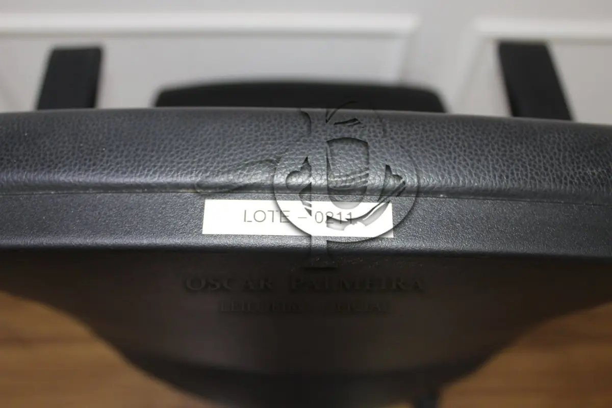 LOTE 0211 - MÓVEL DE ESCRITÓRIO