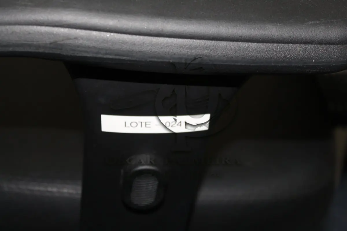 LOTE 0241 - MÓVEL DE ESCRITÓRIO