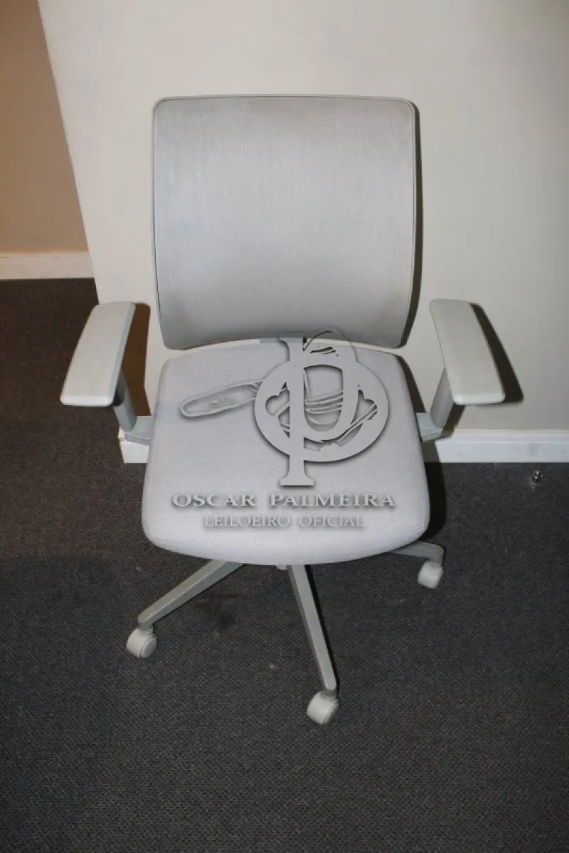 LOTE 0157 - MÓVEL DE ESCRITÓRIO