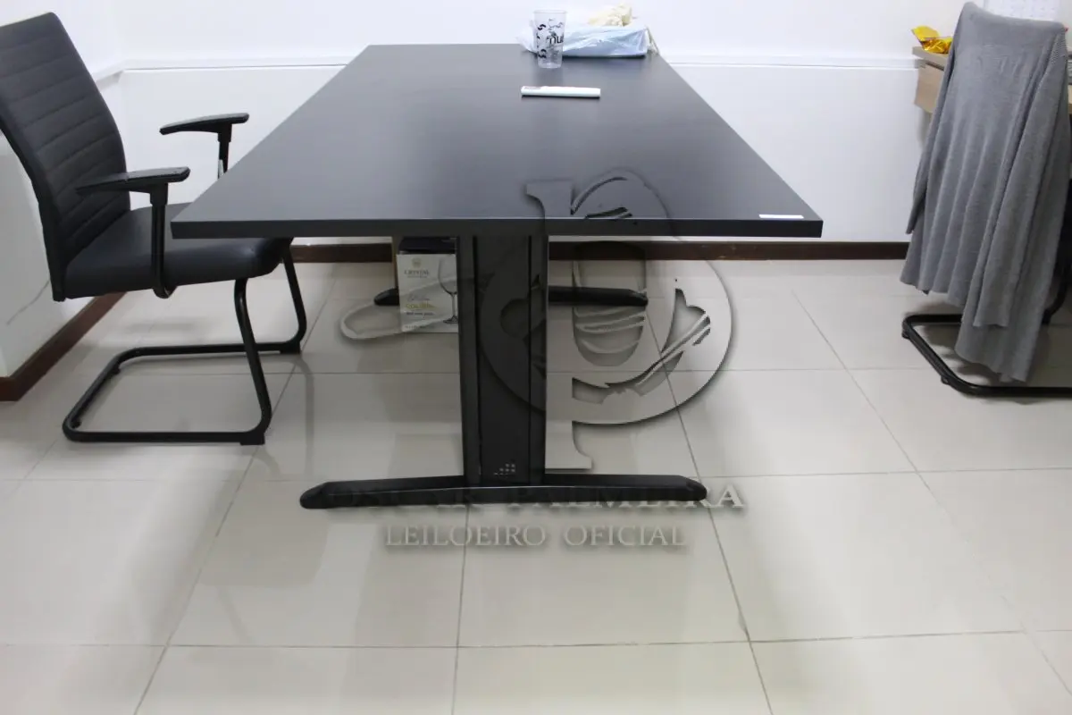 LOTE 0104 - MÓVEL DE ESCRITÓRIO