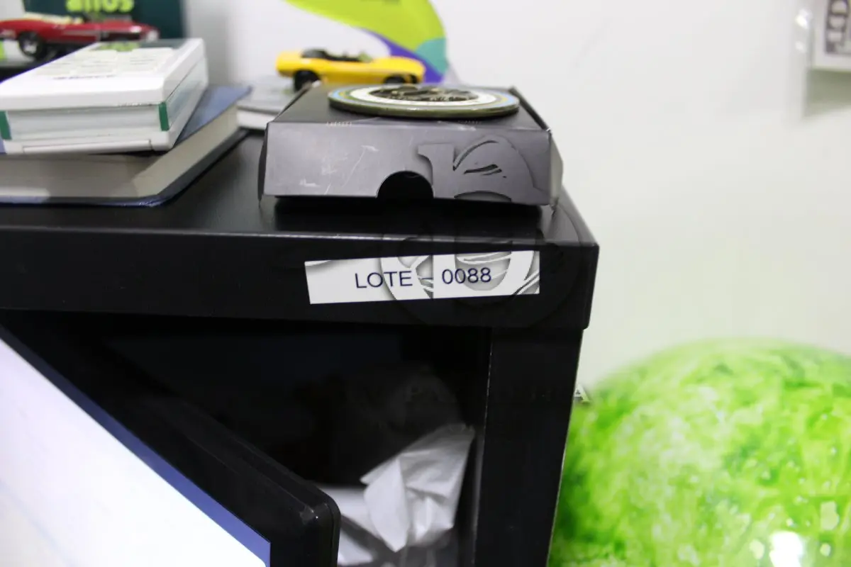 LOTE 0088 - MÓVEL DE ESCRITÓRIO