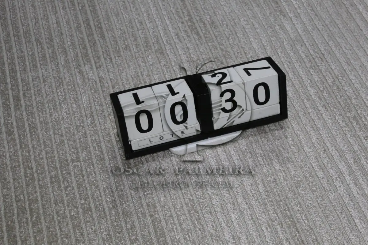 LOTE 030 - TAPETE SÃO CARLOS, TAMANHO 2,50M X 2,90M