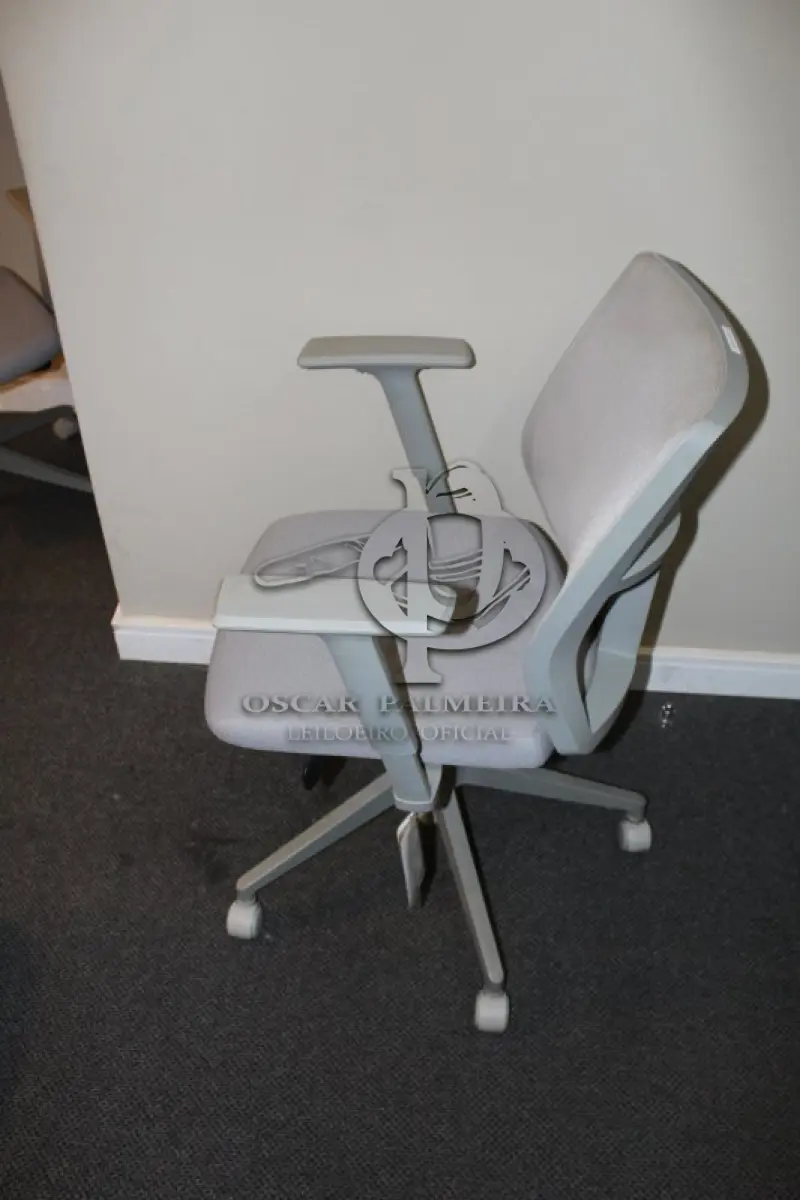 LOTE 0161 - MÓVEL DE ESCRITÓRIO