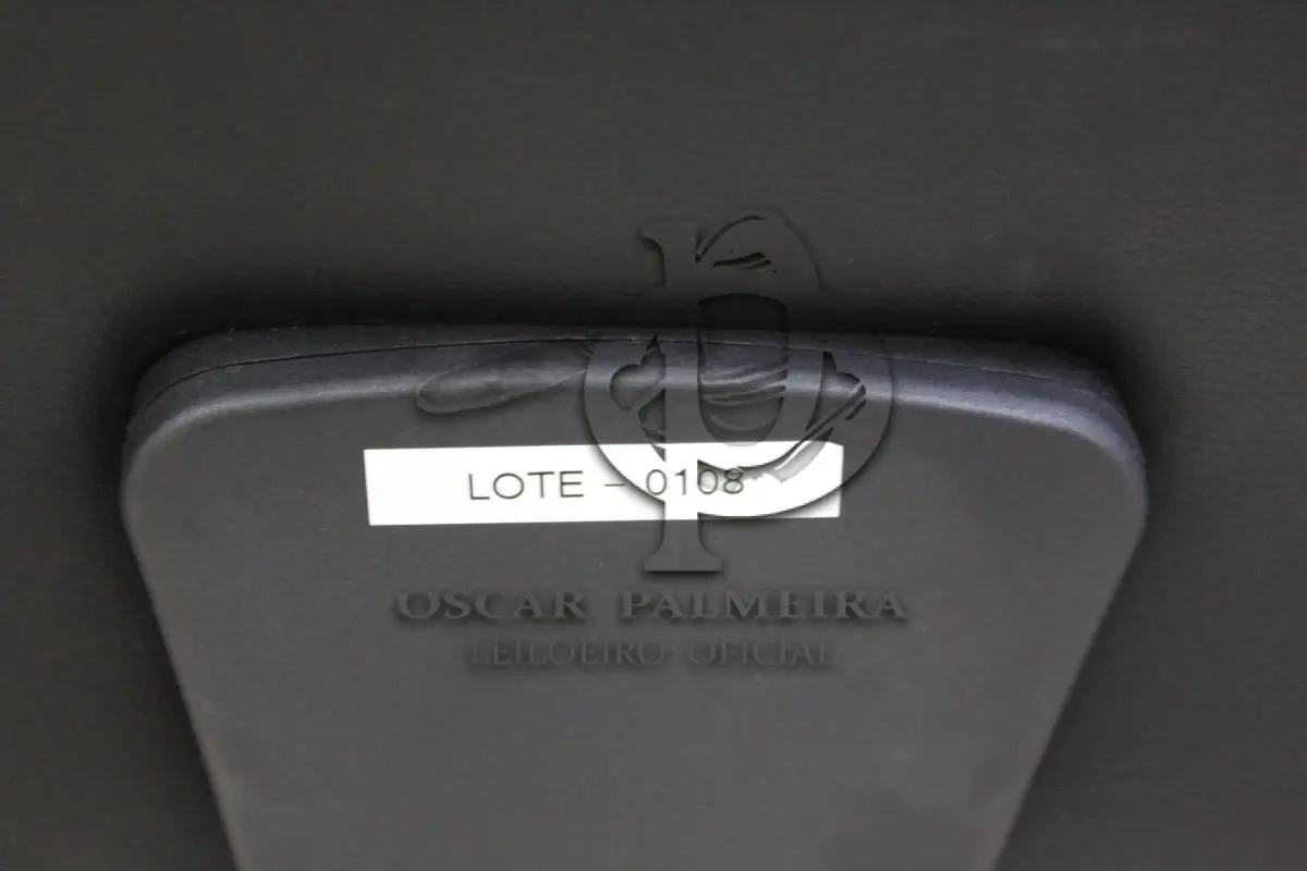 LOTE 0108 - MÓVEL DE ESCRITÓRIO