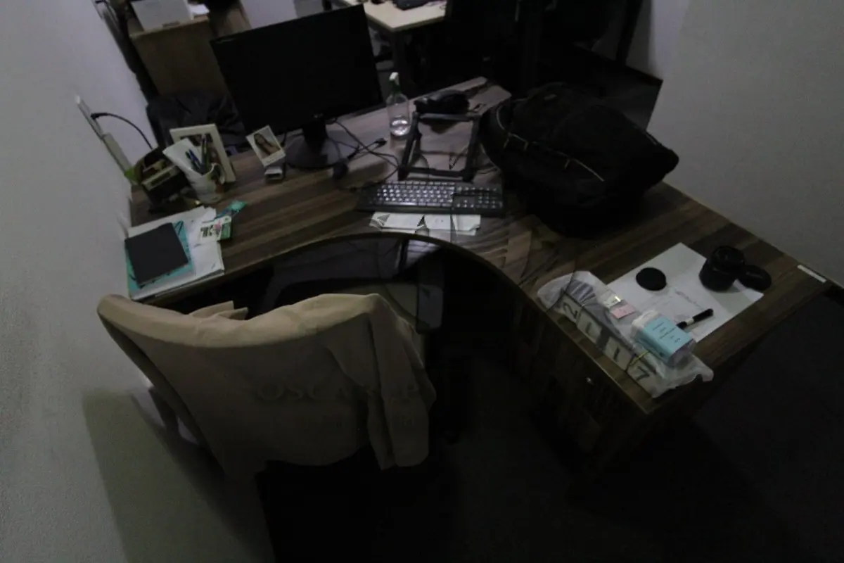 LOTE 0001 - MÓVEL DE ESCRITÓRIO