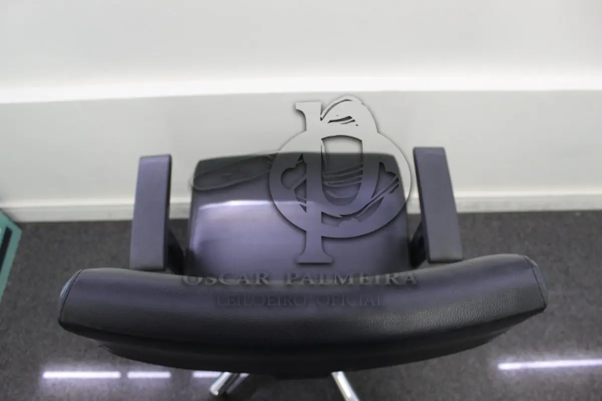 LOTE 0133 - MÓVEL DE ESCRITÓRIO