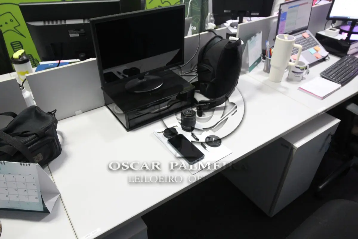 LOTE 0182 - MÓVEL DE ESCRITÓRIO