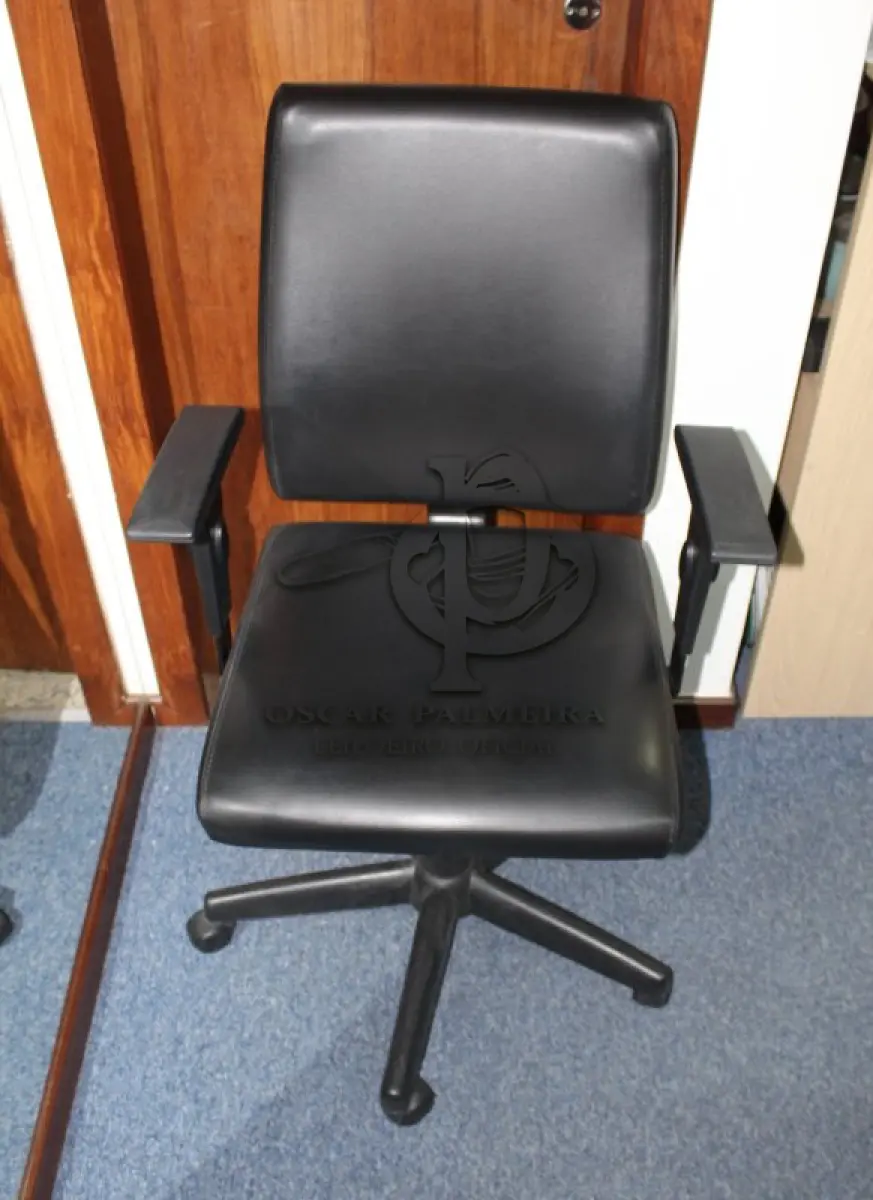 LOTE 0232 - MÓVEL DE ESCRITÓRIO