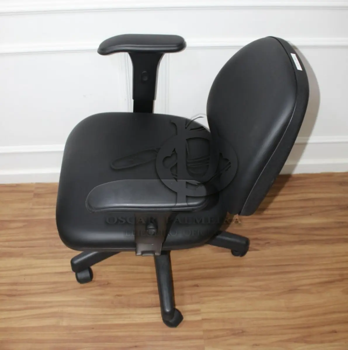 LOTE 0221 - MÓVEL DE ESCRITÓRIO