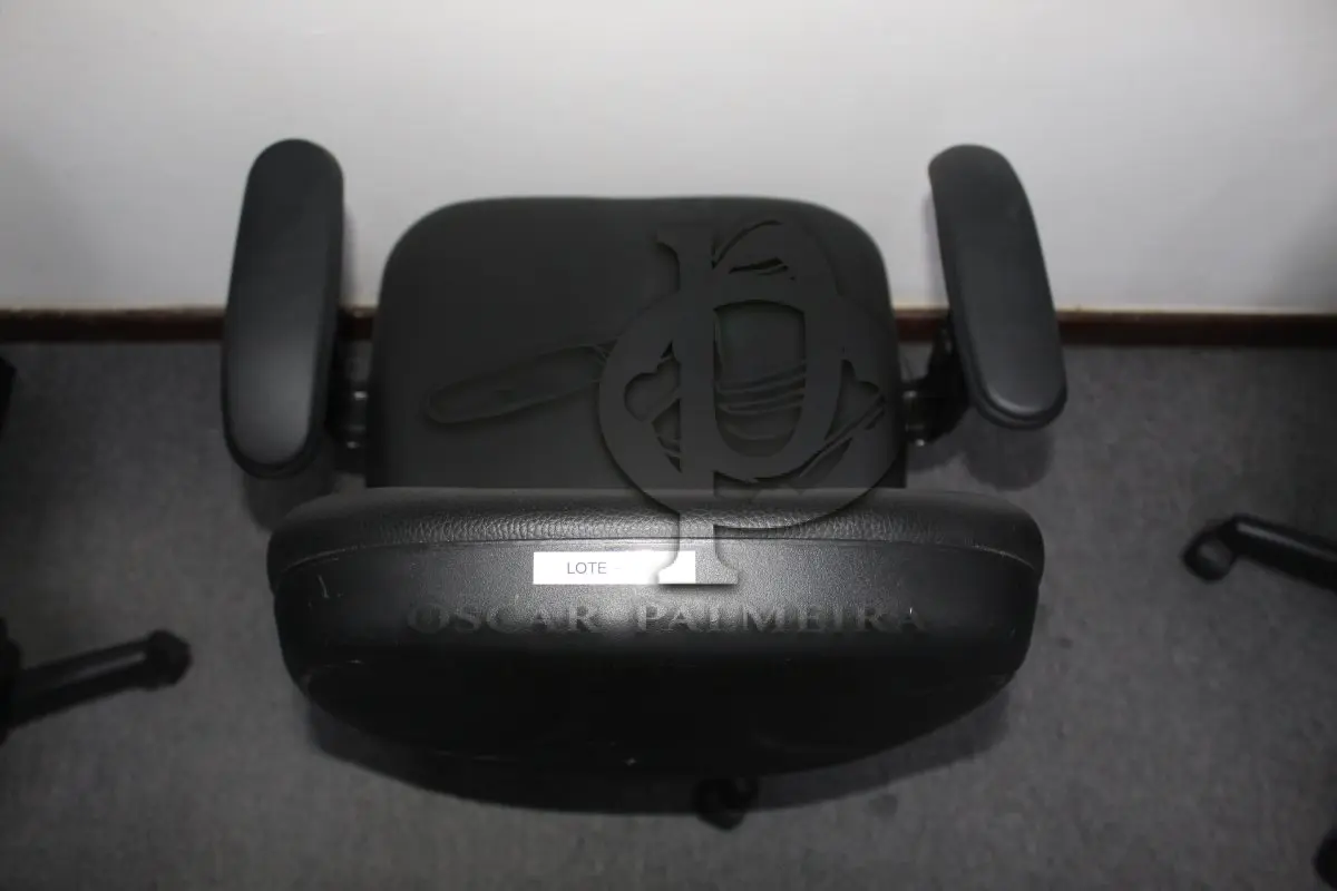 LOTE 0027 - MÓVEL DE ESCRITÓRIO