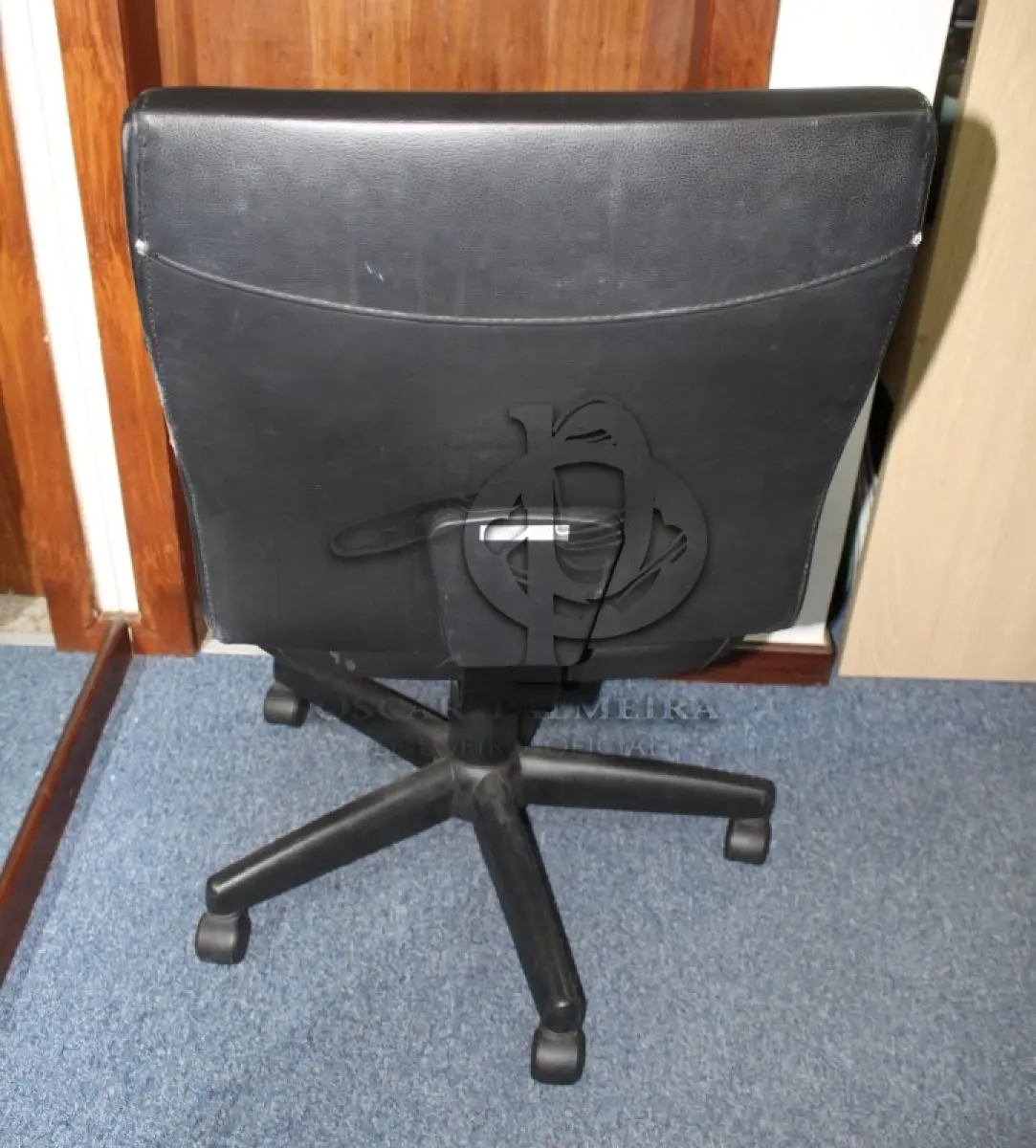 LOTE 0231 - MÓVEL DE ESCRITÓRIO