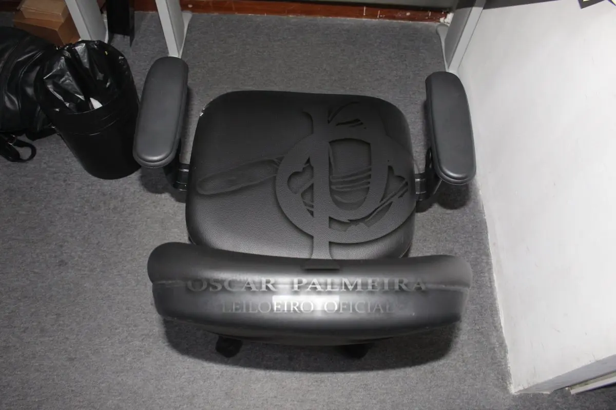 LOTE 0022 - MÓVEL DE ESCRITÓRIO