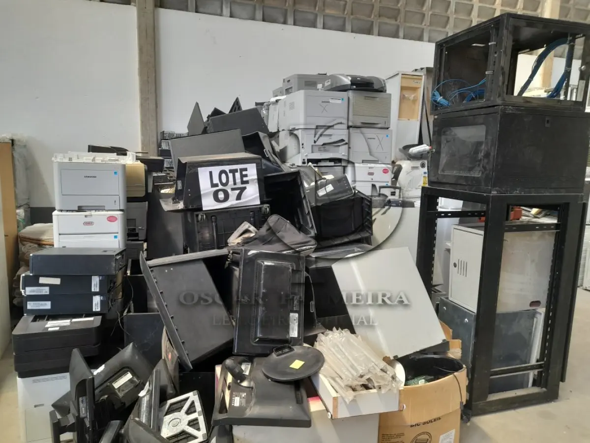 LOTE 007 - DIVERSOS MATERIAIS ELETRÔNICOS/INFORMÁTICA COMPOSTO