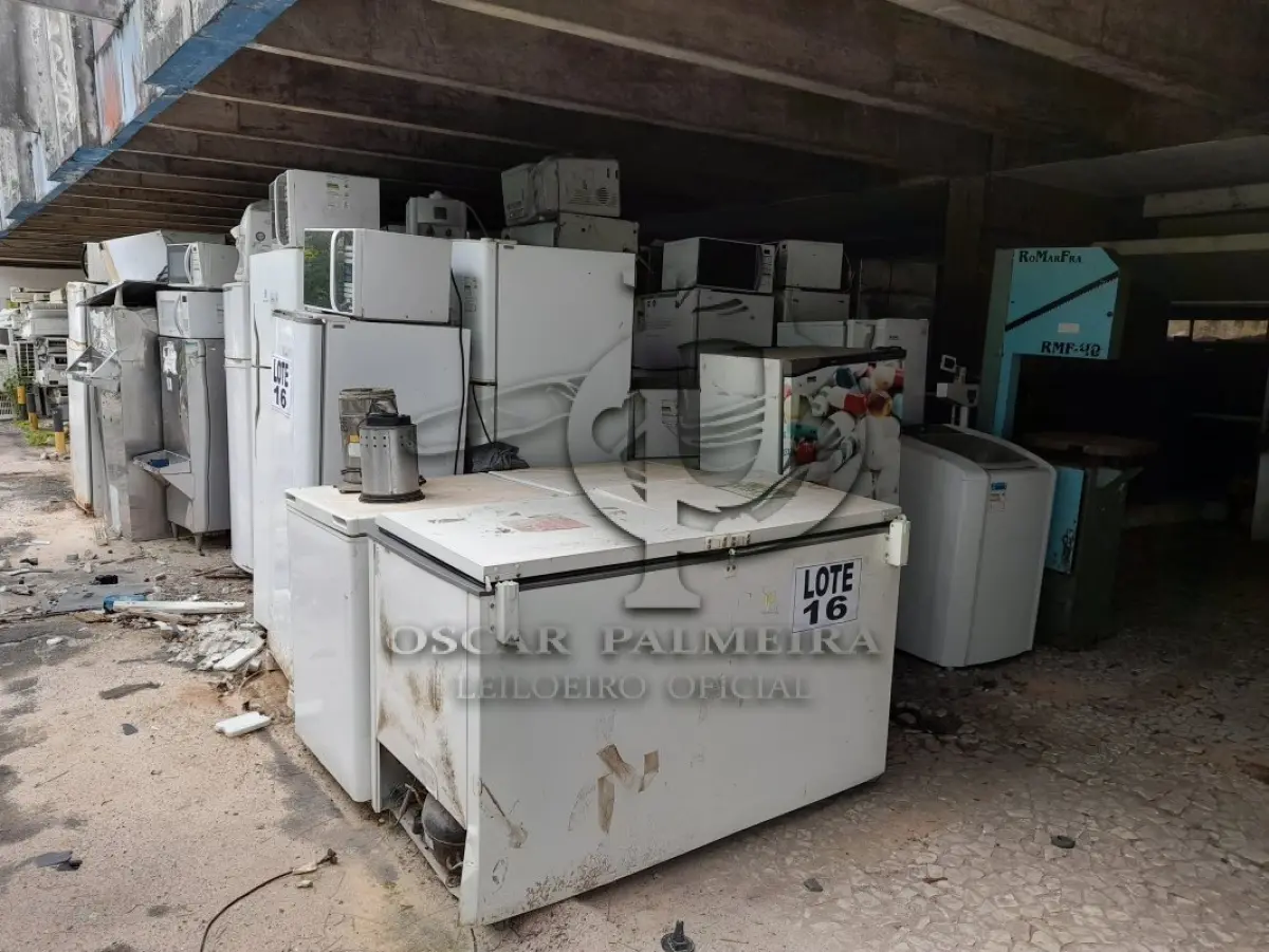 LOTE 016 - DIVERSOS BENS MÓVEIS COMPOSTO