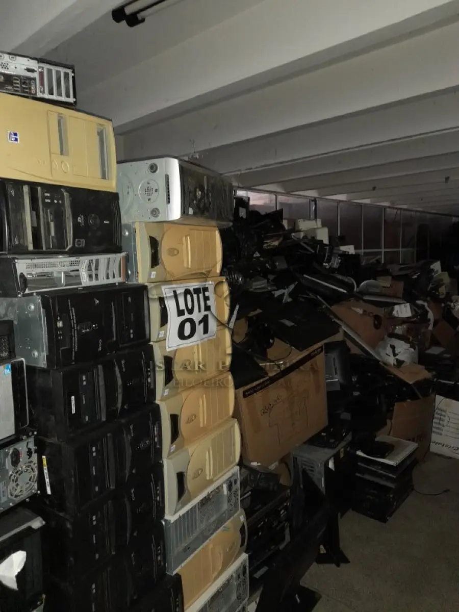 LOTE 001 - DIVERSOS MATERIAIS ELETRÔNICOS/INFORMÁTICA COMPOSTO