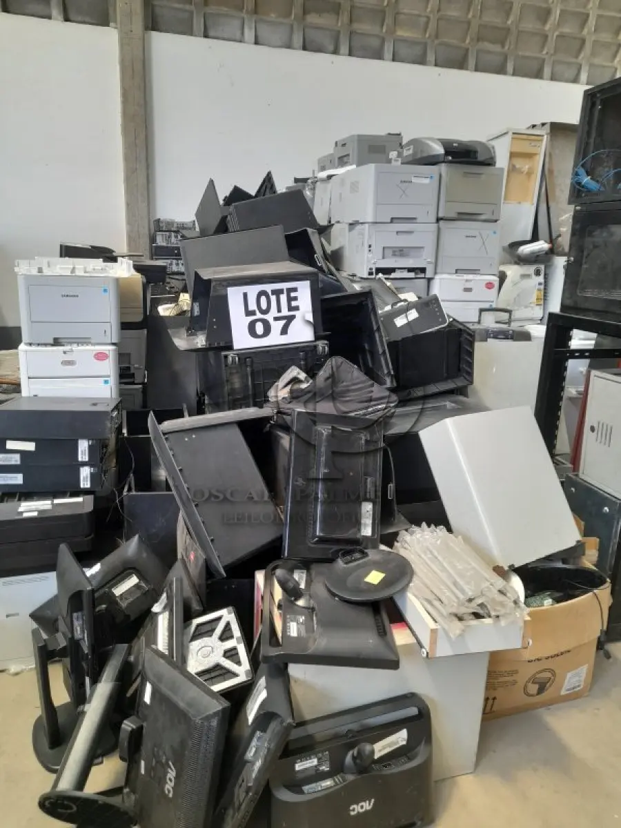 LOTE 007 - DIVERSOS MATERIAIS ELETRÔNICOS/INFORMÁTICA COMPOSTO