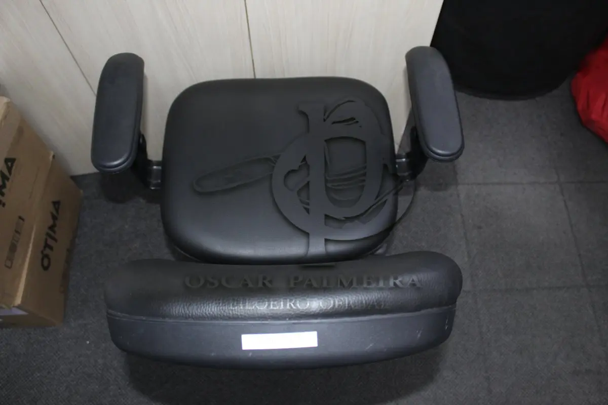 LOTE 0277 - MÓVEL DE ESCRITÓRIO