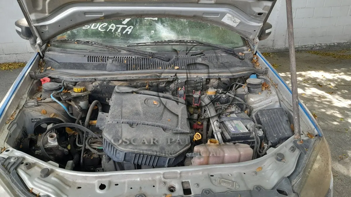 LOTE 002 - SUCATA DE CARROCERIA DE MIDLUM 220.14  / SUCATA DE WEEKEND ADVENTURE