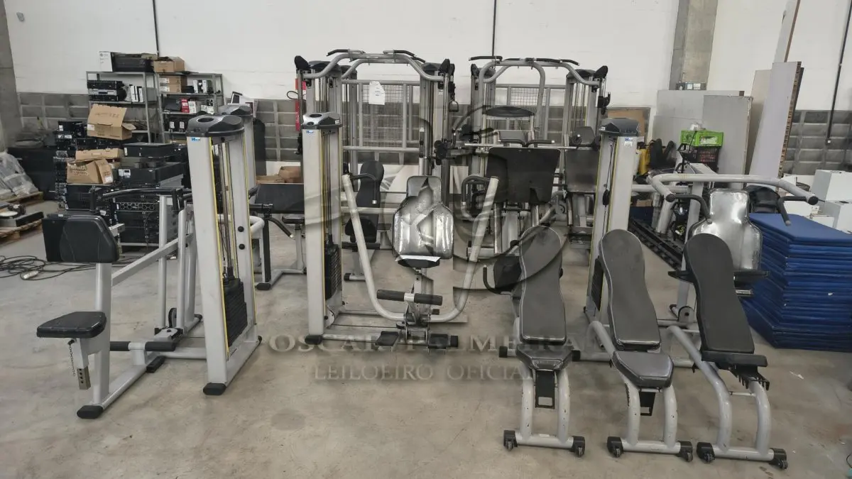 LOTE 009 - CONJUNTO DE EQUIPAMENTO GINASTICA