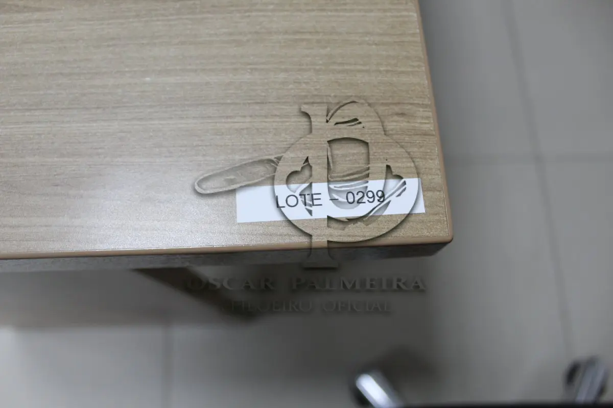 LOTE 0299 - MÓVEL DE ESCRITÓRIO