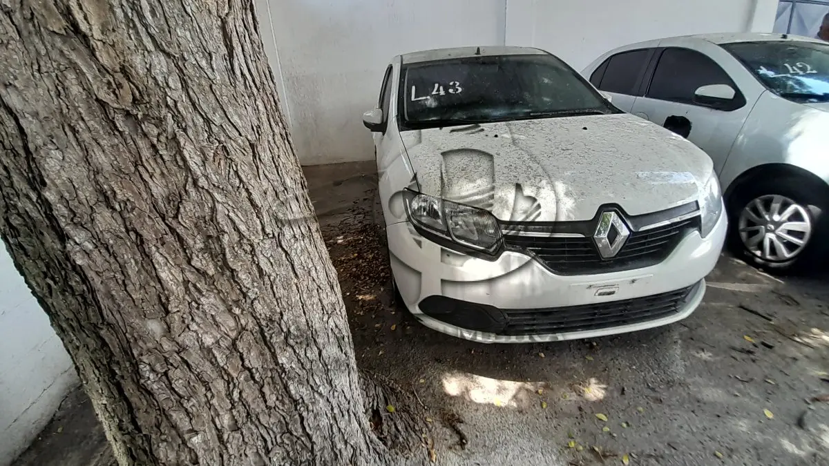 LOTE 043 - VEÍCULO: RENAULT/LOGAN EXP 16 SCE  (MOTOR INCOMPLETO), ANO/MOD 2017/2017