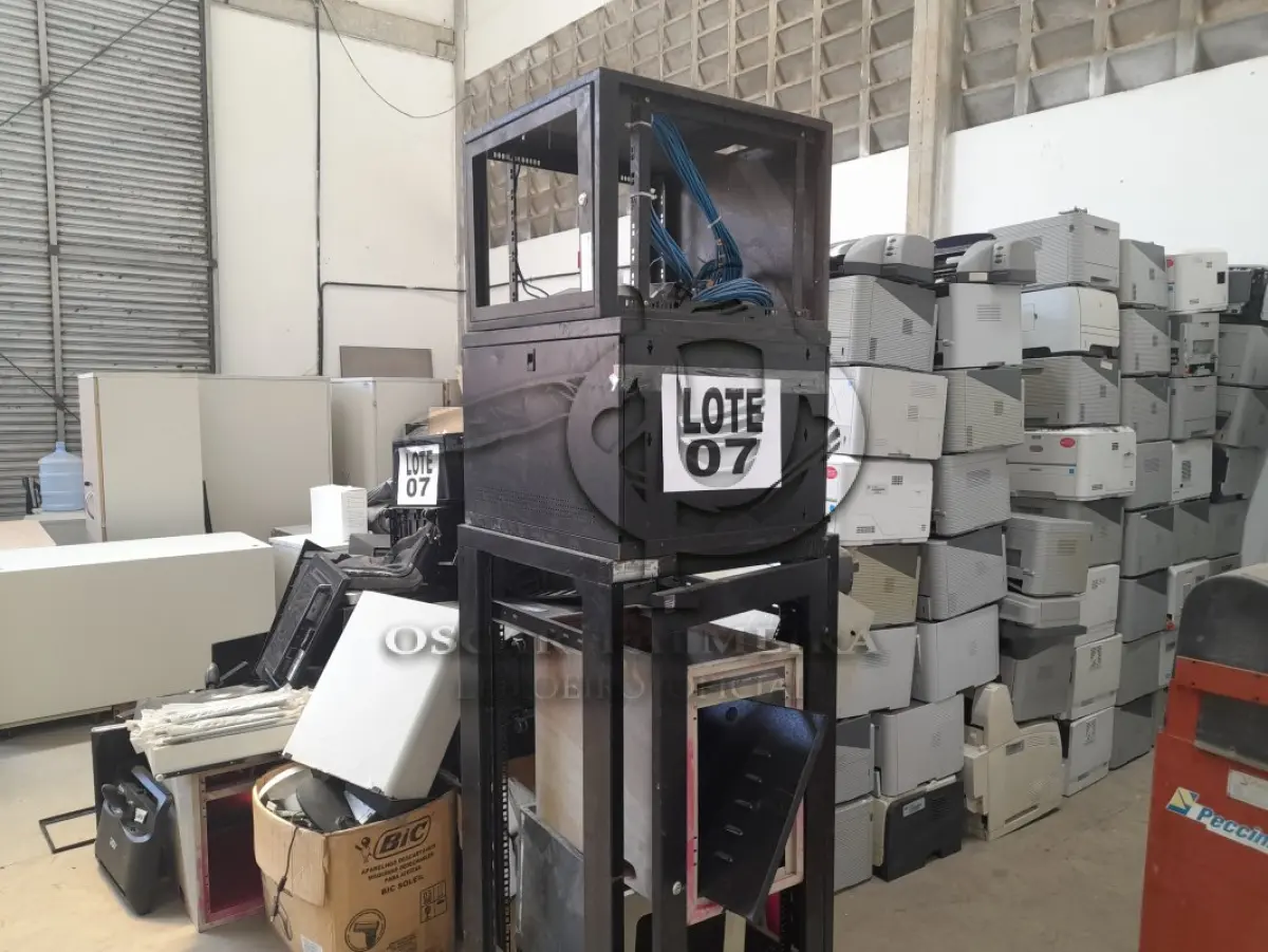 LOTE 007 - DIVERSOS MATERIAIS ELETRÔNICOS/INFORMÁTICA COMPOSTO