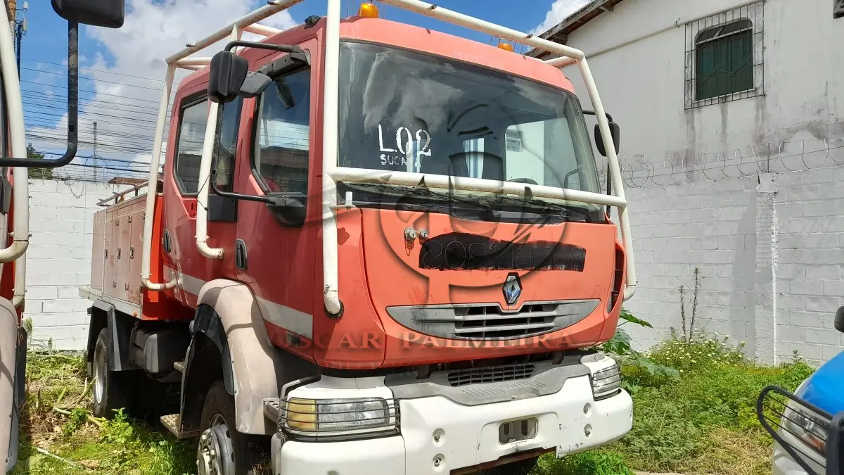 LOTE 002 - SUCATA DE CARROCERIA DE MIDLUM 220.14  / SUCATA DE WEEKEND ADVENTURE