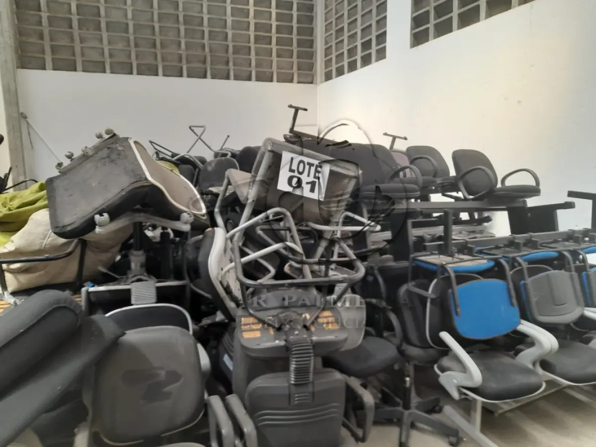 LOTE 001 - DIVERSOS BENS MÓVEIS COMPOSTO