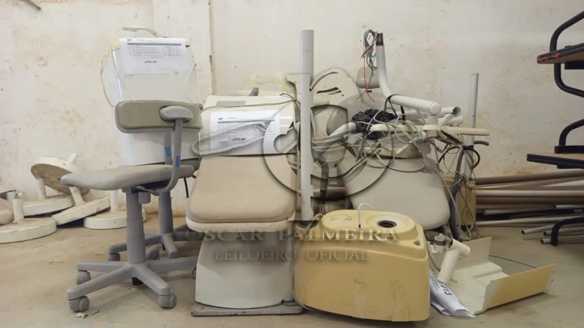 LOTE 001 - CONJUNTO DE EQUIPAMENTOS ODONTOLOGICOS