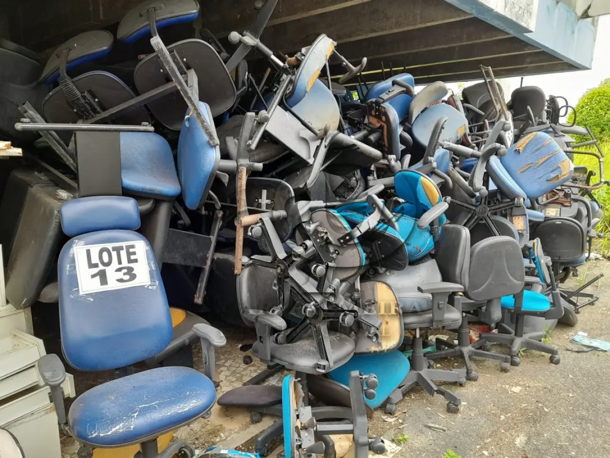 LOTE 013 - DIVERSOS BENS MÓVEIS COMPOSTO