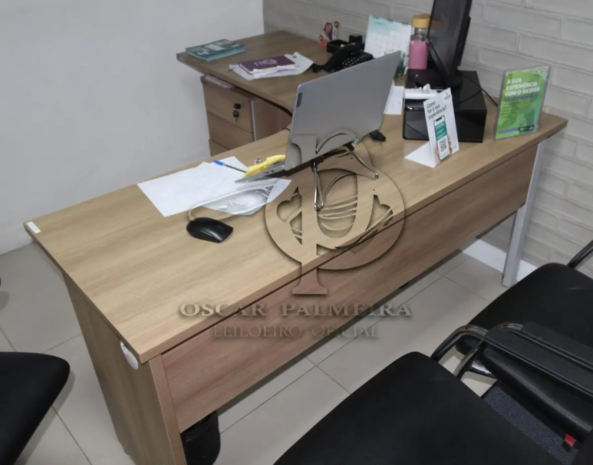 LOTE 0297 - MÓVEL DE ESCRITÓRIO