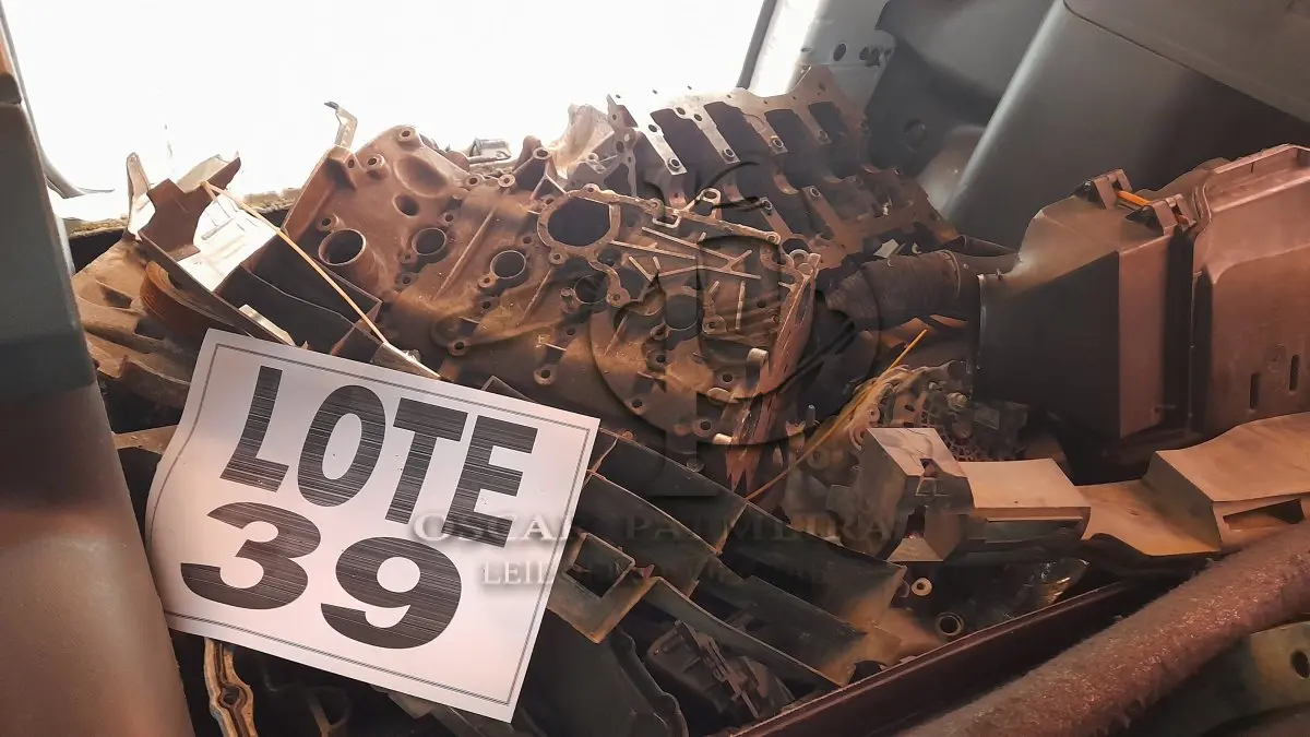 LOTE 039 - VEÍCULO: RENAULT/DUSTER 16 4X2 (MOTOR SOLTO E INCOMPLETO), ANO/MOD 2014/2015