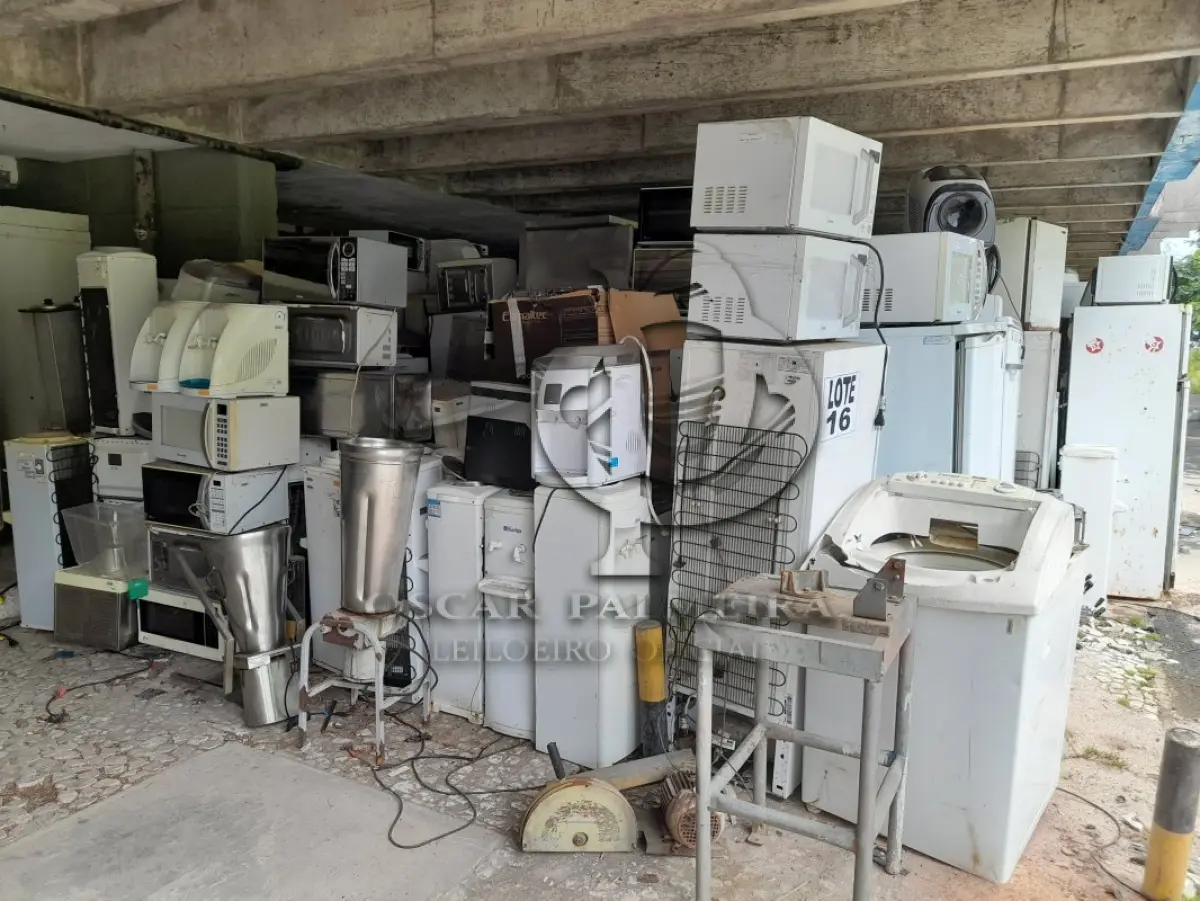 LOTE 016 - DIVERSOS BENS MÓVEIS COMPOSTO