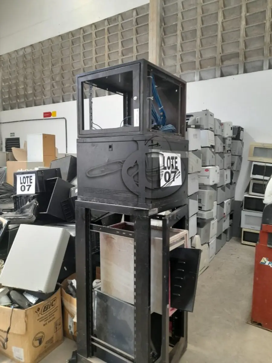 LOTE 007 - DIVERSOS MATERIAIS ELETRÔNICOS/INFORMÁTICA COMPOSTO