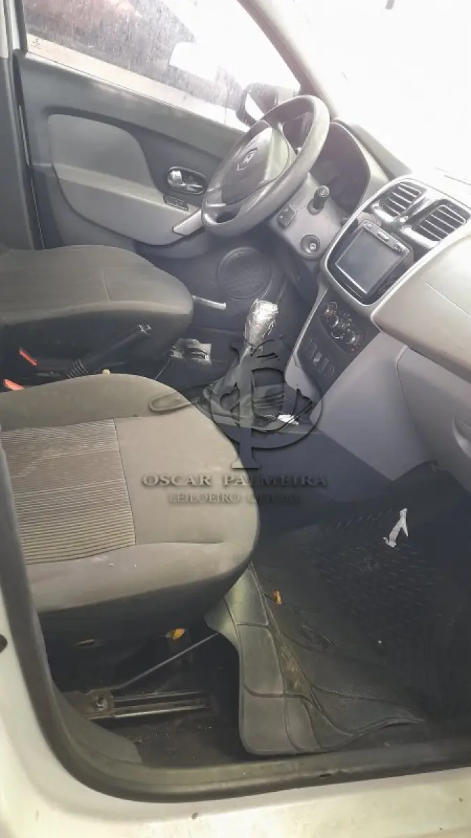 LOTE 042 - VEÍCULO: RENAULT/LOGAN EXP 16 SCE (MOTOR INCOMPLETO), ANO/MOD 2018/2018