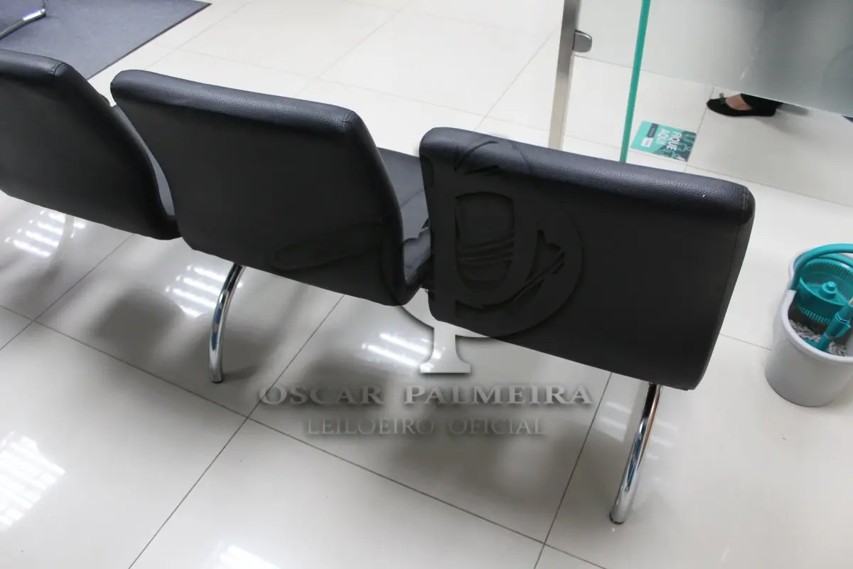 LOTE 0303 - MÓVEL DE ESCRITÓRIO