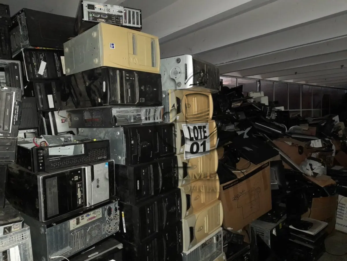 LOTE 001 - DIVERSOS MATERIAIS ELETRÔNICOS/INFORMÁTICA COMPOSTO