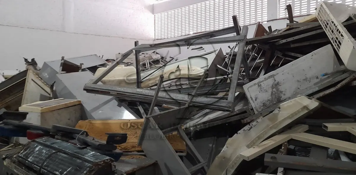 LOTE 010 - DIVERSOS BENS MÓVEIS COMPOSTO