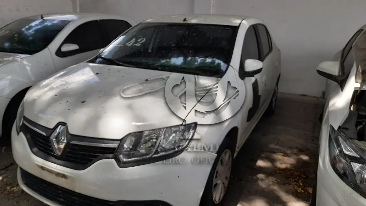 LOTE 042 - VEÍCULO: RENAULT/LOGAN EXP 16 SCE (MOTOR INCOMPLETO), ANO/MOD 2018/2018
