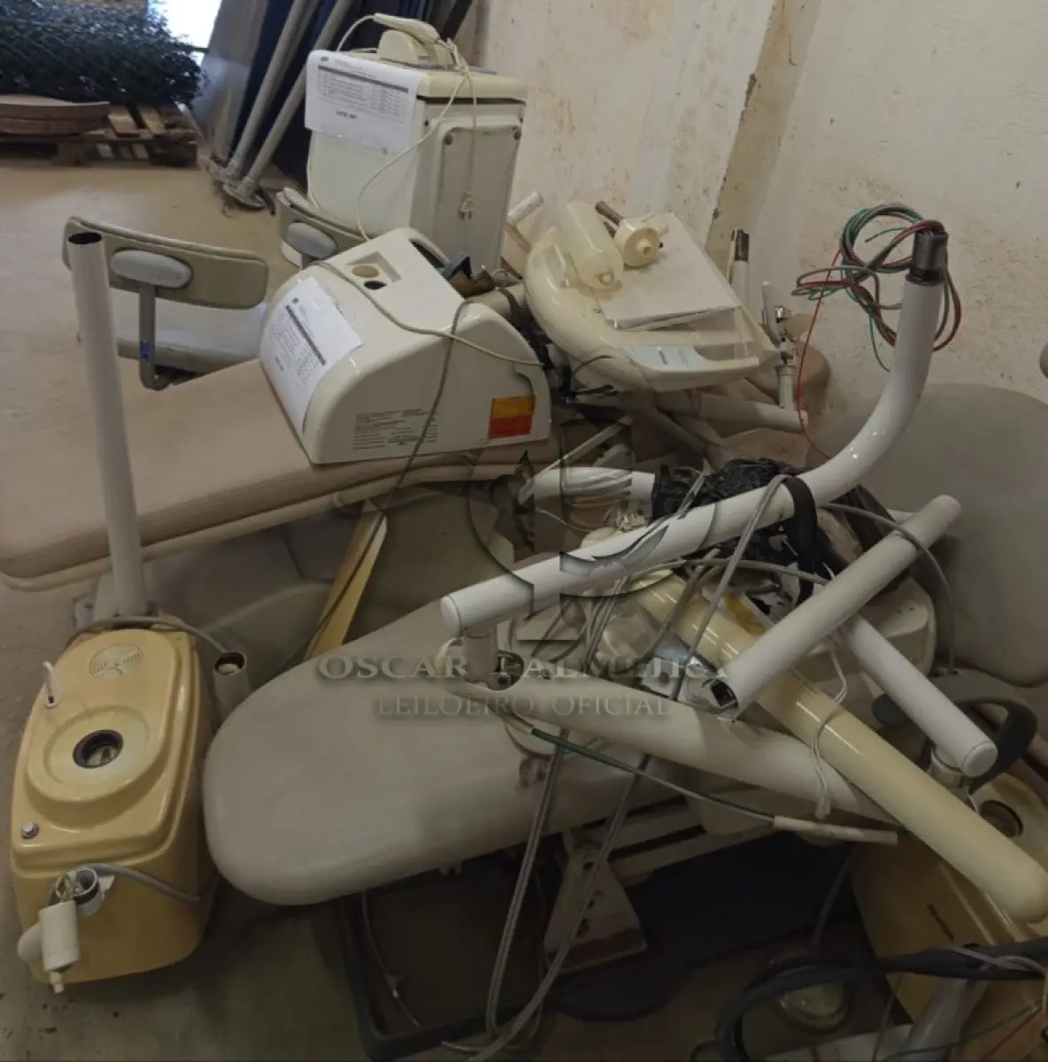 LOTE 001 - CONJUNTO DE EQUIPAMENTOS ODONTOLOGICOS